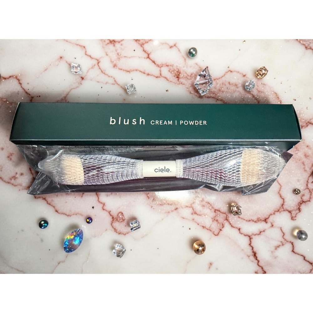 Ciele -  Dual Ended Blush Brush - *NEW!*